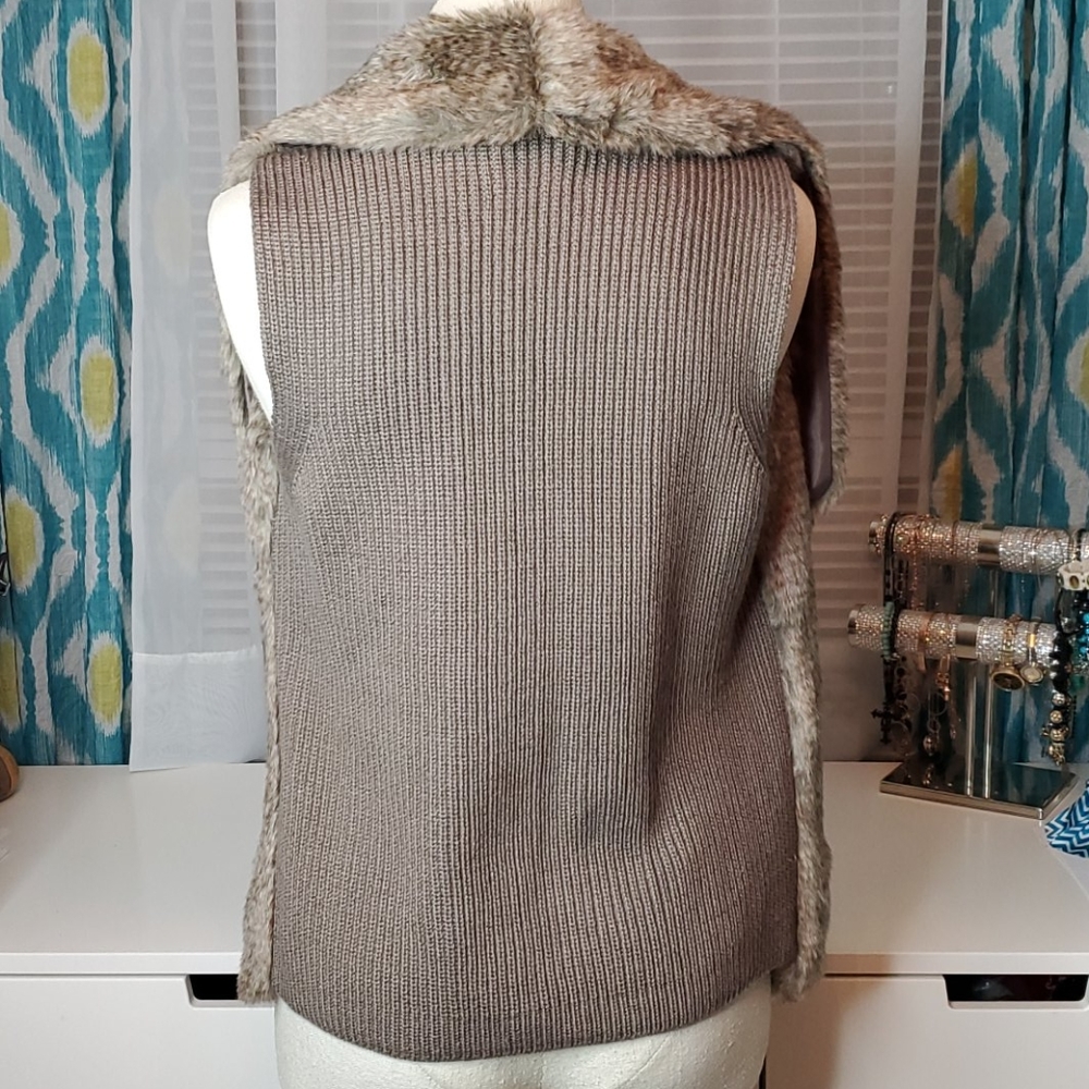 Maurices Faux Fur Vest - Picture 3 of 5